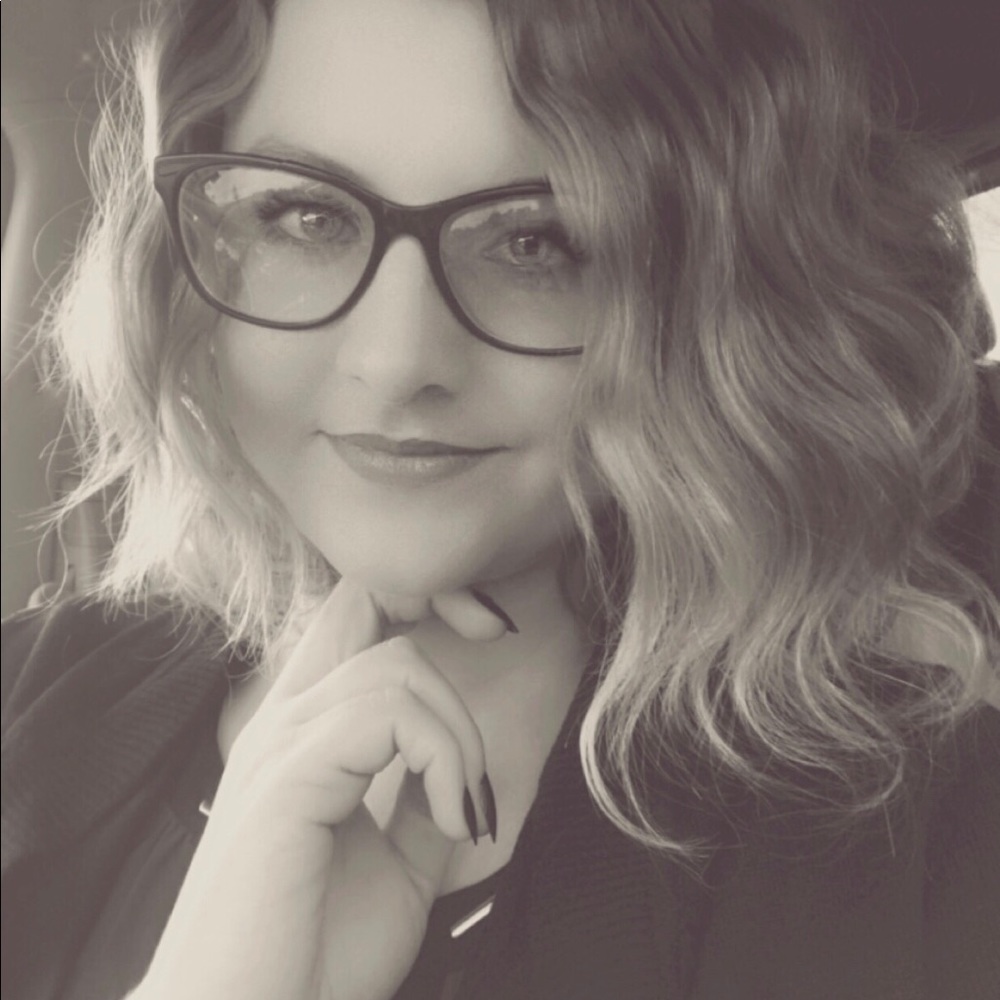 Meet your Posher, Casey
